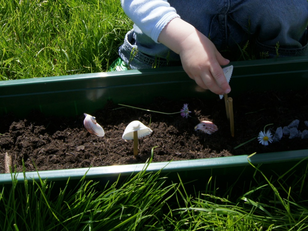 Ein Garten für Kinder: selber spielen, bauen und pflanzen | fantasiewerk.ch