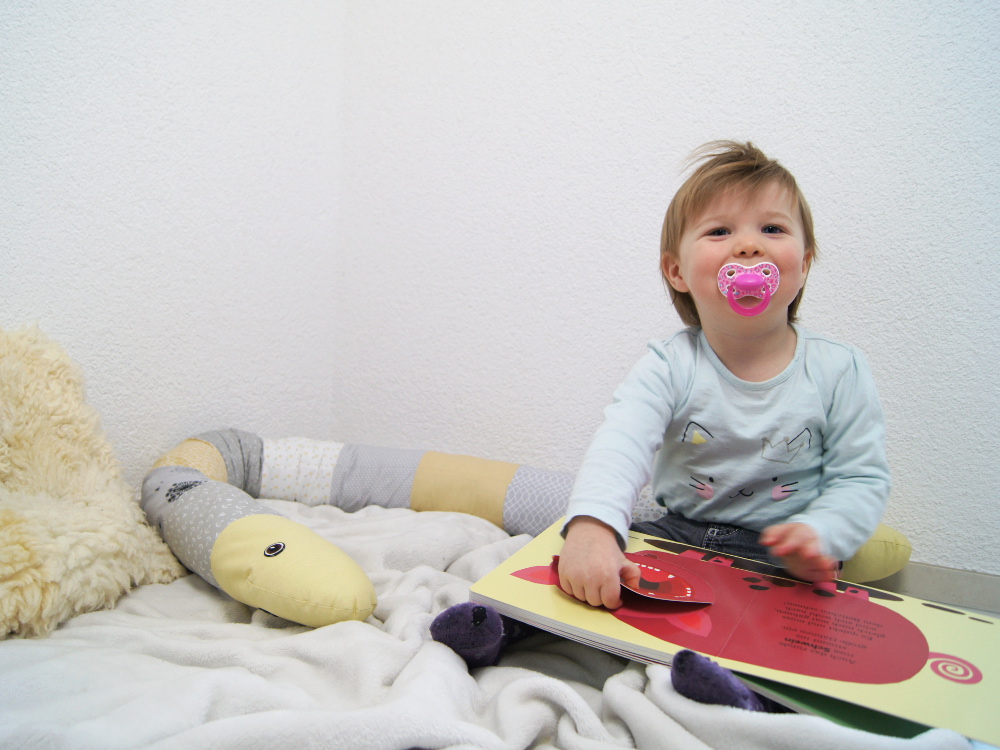 Kuscheltier Schlange selber nähen. Schritt für Schritt Anleitung und viele Nähtipps inklusive. Ein wunderschönes DIY für Kinder und Babys von Fantasiewerk