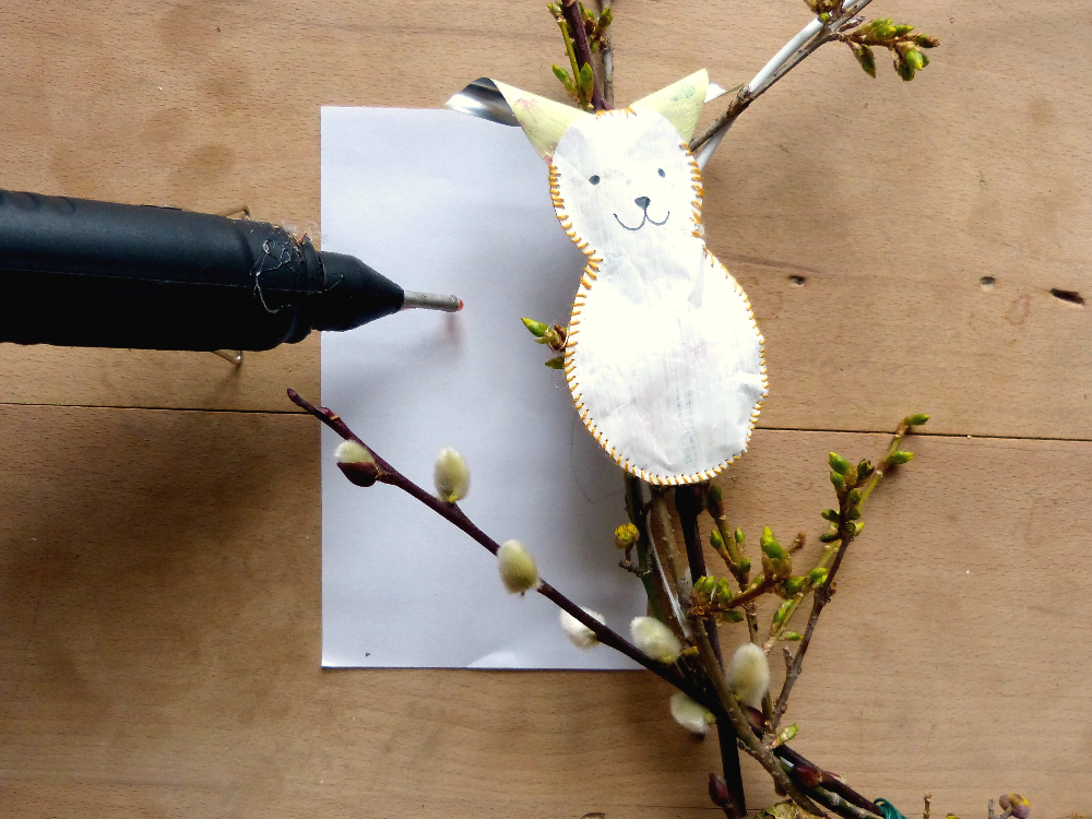 Upcycling-Projekt: Wie aus einem Quetschbeutel ein Osterhase wird I www.fantasiewerk.ch