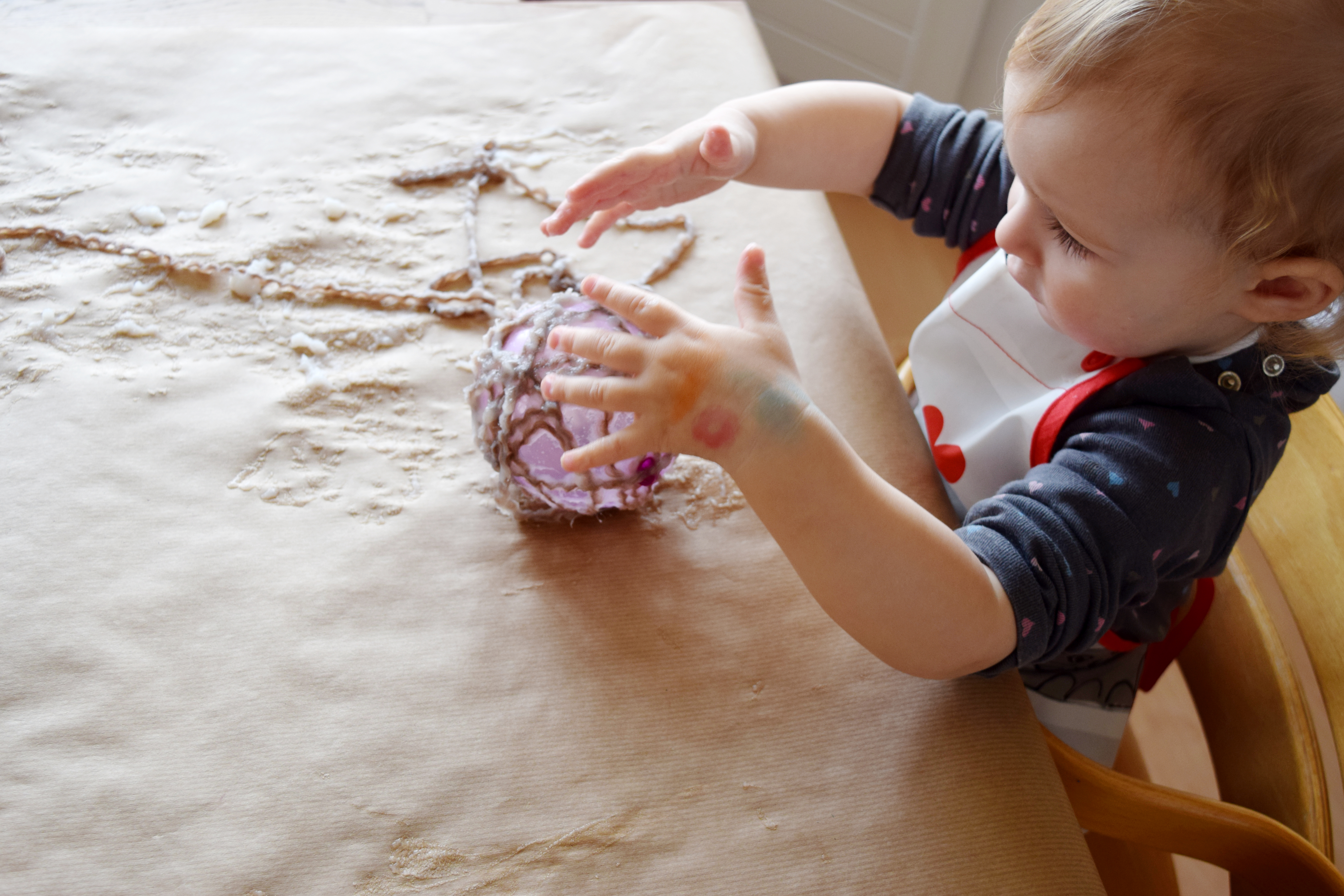 Frohes Oster - Basteln mit Kindern: Küken und Schafe aus Garn und Kleister selbermachen. - Auch mit Kleinkindern | von Fantasiewerk