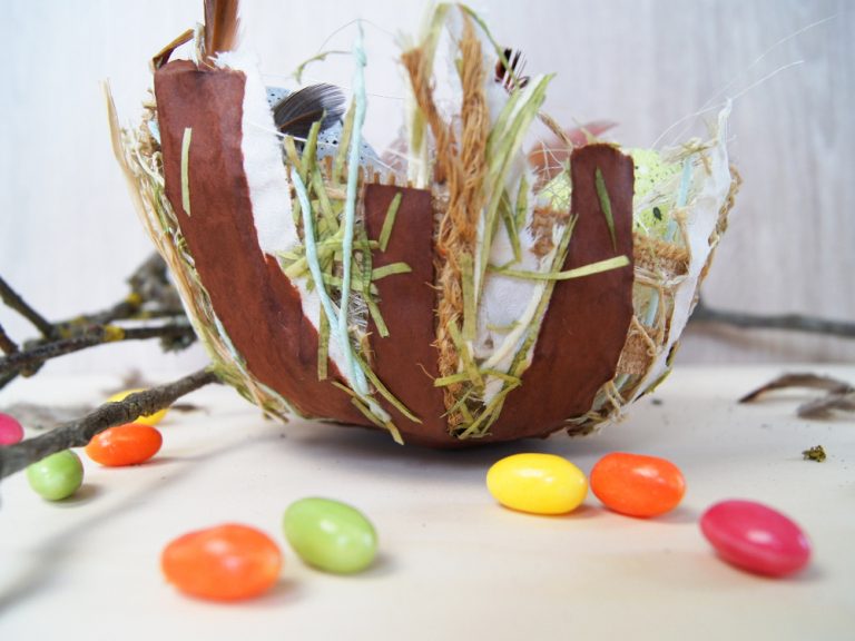 Osternest aus Naturmaterialien gestalten - Fantasiewerk