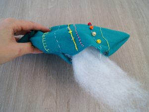 Anleitung zum Handarbeiten mit Kindern | #Stofftier Fisch nähen und #sticken | von Fantasiewerk