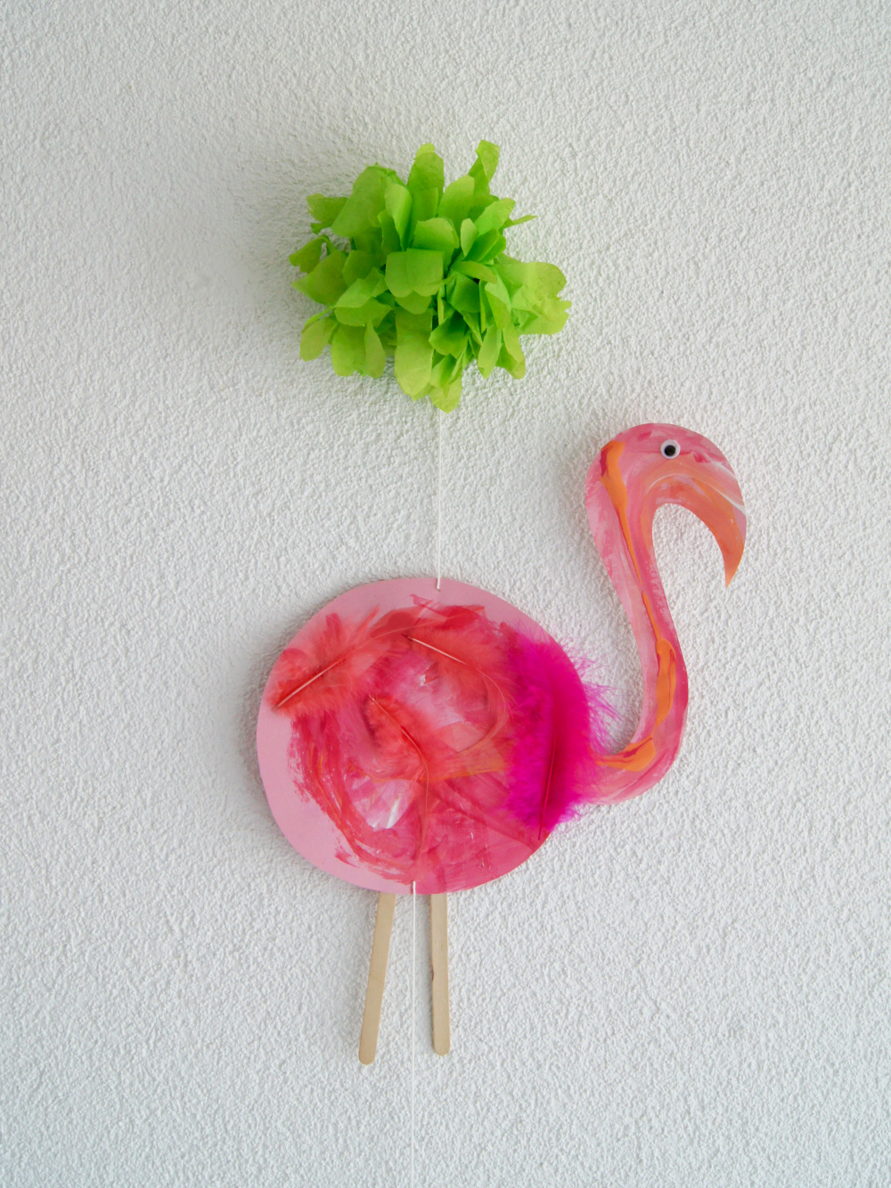 Flamingo basteln mit Kindern für | Malen und kleben als Dekoration für den Kindergeburtstag | von Fantasiewerk