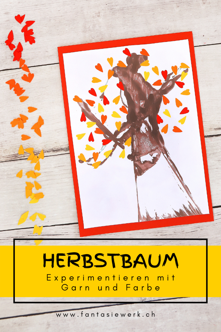 Herbstbaum malen und basteln mit Kindern - Experiment mit Garn und Stanzer oder Fingerabdrücken | von Fantasiewerk