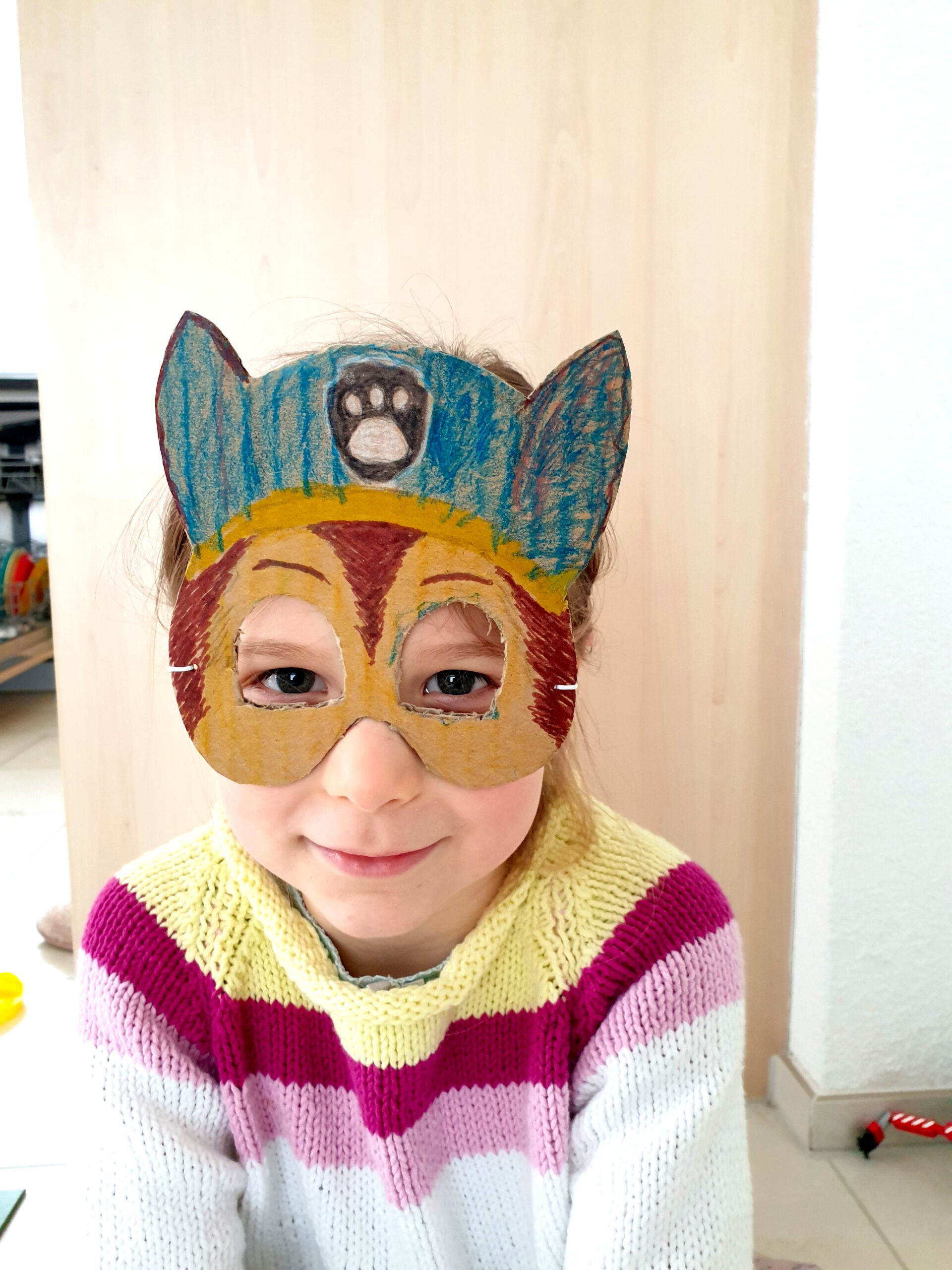 Paw Patrol Maske aus Karton mit Kindern malen und basteln - Karneval - Fasnacht - DIY-Verkleidung | von Fantasiewerk